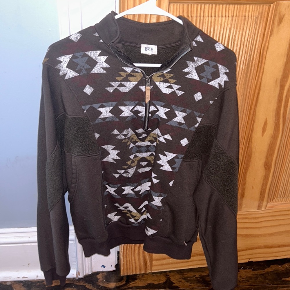 Buckle quarter zip
